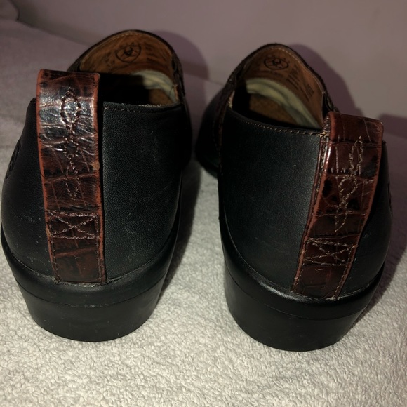 Ariat slip on shoes. With lovely accents - Picture 6 of 6